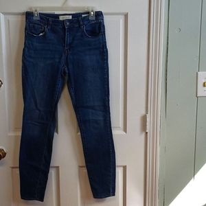 Junior's Mid Rise Skinnest Jean's Soft to the Touch Like New.